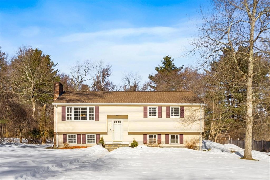 11 Juniper Brook Rd, Northborough, MA 01532