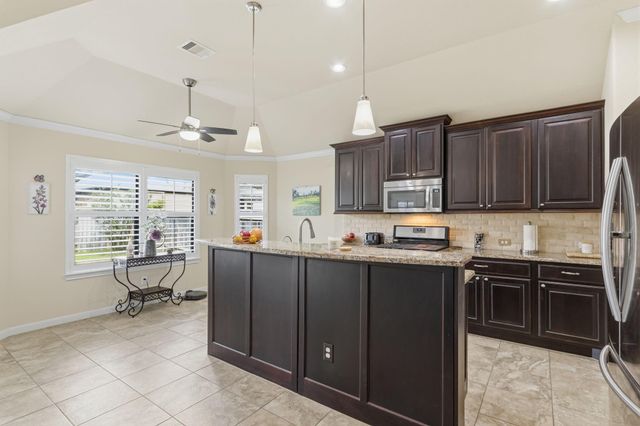 10706 Radiant Realm Drive, Tomball, TX 77375