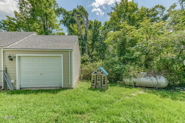 2900 Cliffside Road, Kingsport, TN 37664