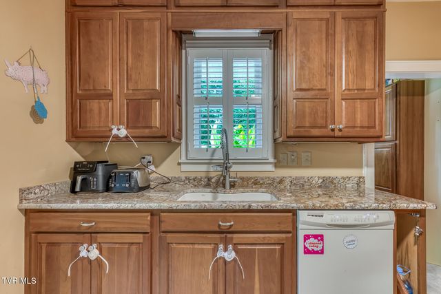 2900 Cliffside Road, Kingsport, TN 37664