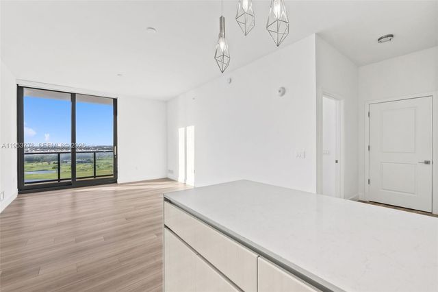 101 Diplomat Pkwy 2503, Hallandale Beach, FL 33009