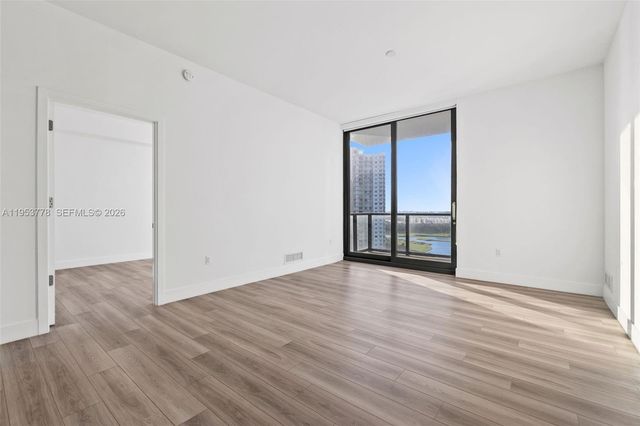 101 Diplomat Pkwy 2503, Hallandale Beach, FL 33009