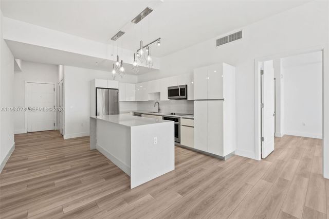 101 Diplomat Pkwy 2503, Hallandale Beach, FL 33009