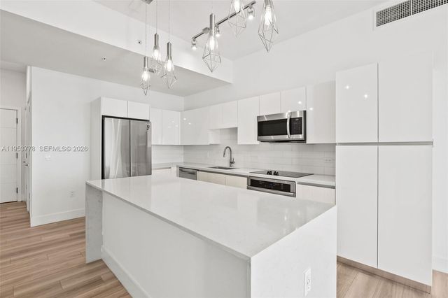 101 Diplomat Pkwy 2503, Hallandale Beach, FL 33009