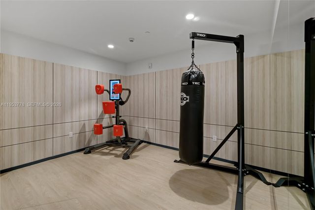 101 Diplomat Pkwy 2503, Hallandale Beach, FL 33009