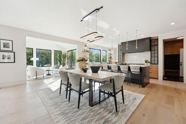 713 Ensconced Way, Chaska, MN 55318