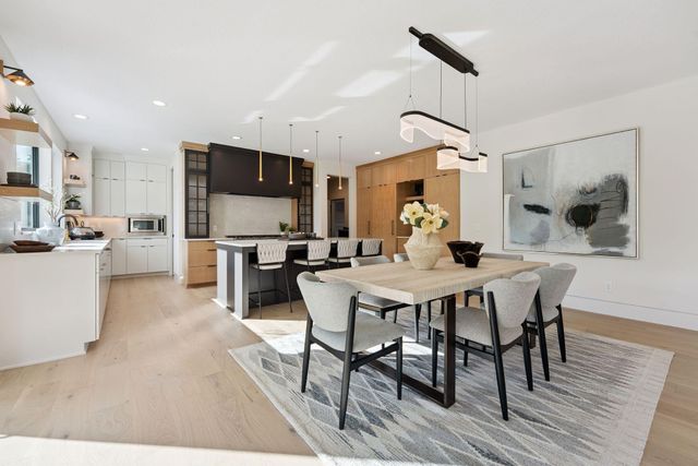 713 Ensconced Way, Chaska, MN 55318