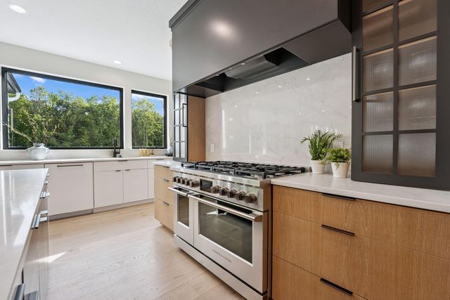 713 Ensconced Way, Chaska, MN 55318