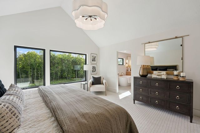 713 Ensconced Way, Chaska, MN 55318