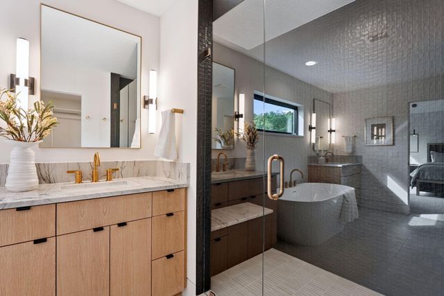 713 Ensconced Way, Chaska, MN 55318