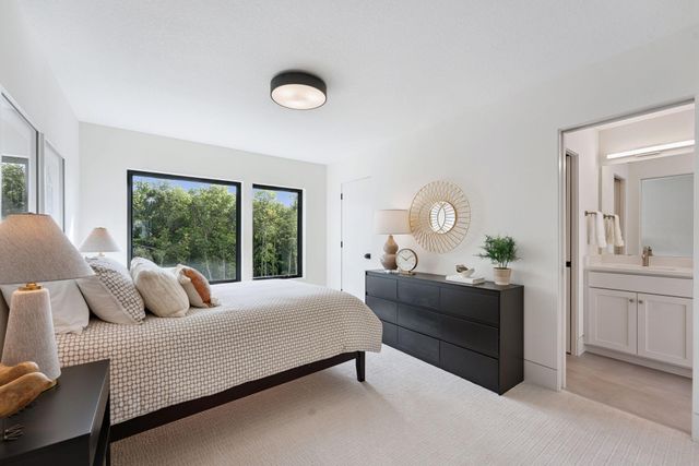 713 Ensconced Way, Chaska, MN 55318