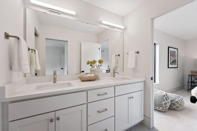 713 Ensconced Way, Chaska, MN 55318