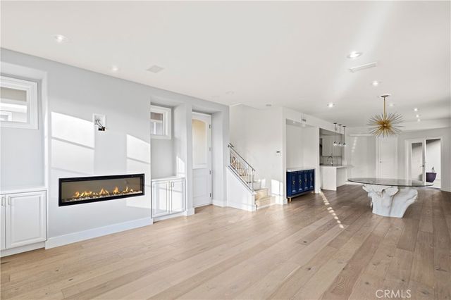504 Marguerite Avenue, Corona Del Mar, CA 92625