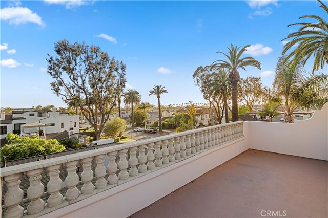 504 Marguerite Avenue, Corona Del Mar, CA 92625