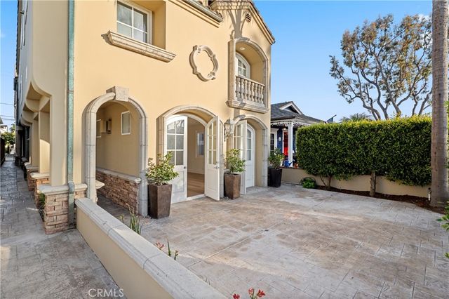 504 Marguerite Avenue, Corona Del Mar, CA 92625