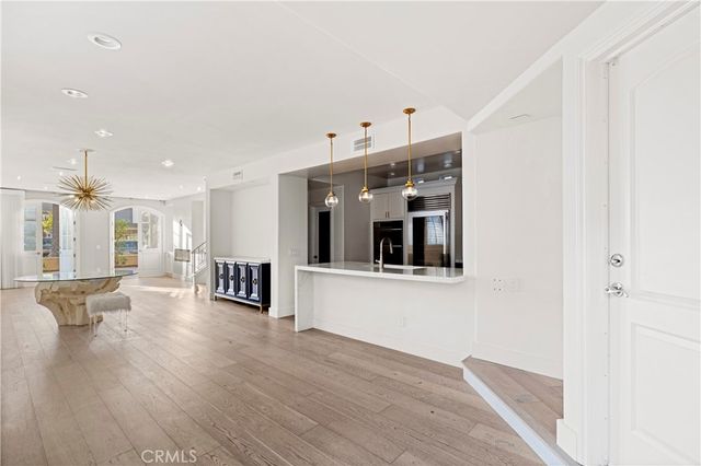 504 Marguerite Avenue, Corona Del Mar, CA 92625