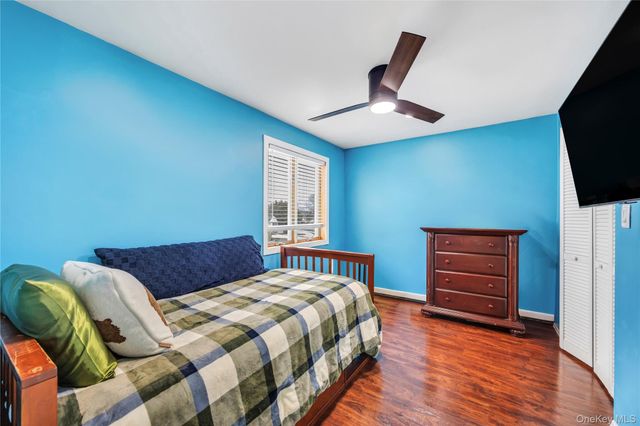 225 Farhan Lane, North Babylon, NY 11703