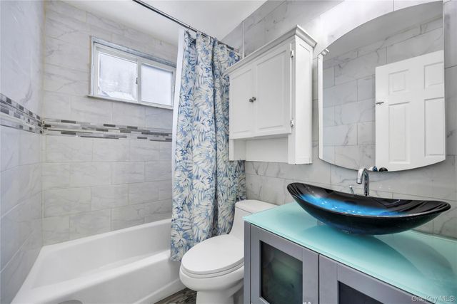 225 Farhan Lane, North Babylon, NY 11703