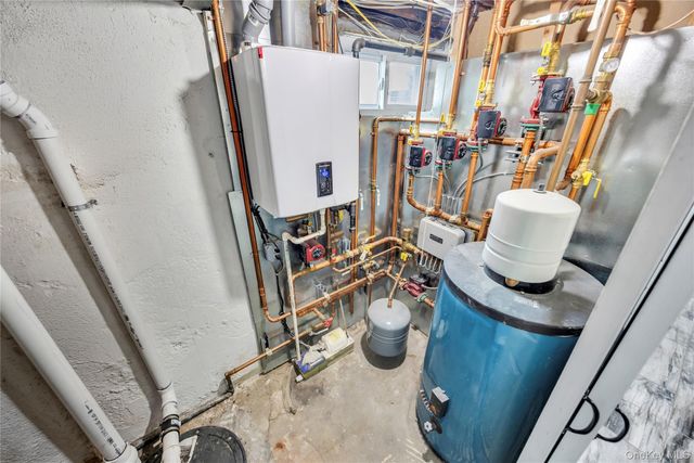 225 Farhan Lane, North Babylon, NY 11703