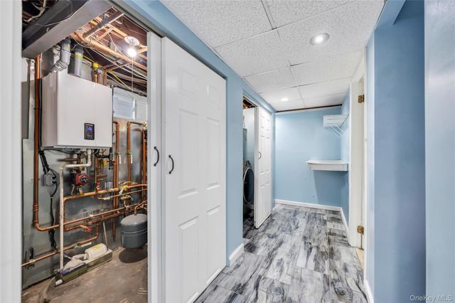 225 Farhan Lane, North Babylon, NY 11703