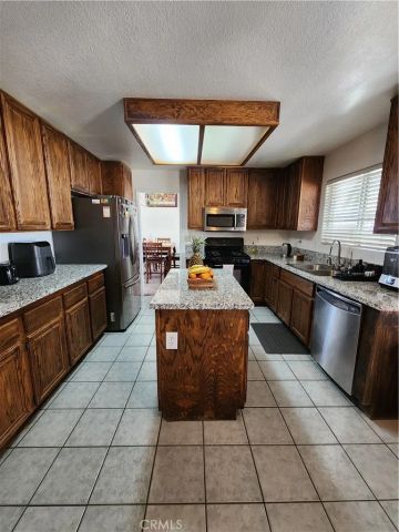 17068 Jurassic, Victorville, CA 92394