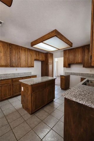 17068 Jurassic, Victorville, CA 92394