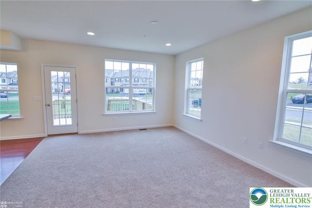 1402 Caspian Street, South Whitehall Twp, PA 18104