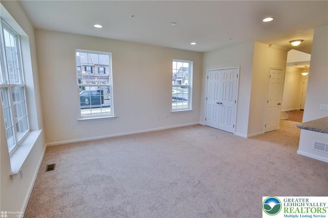 1402 Caspian Street, South Whitehall Twp, PA 18104