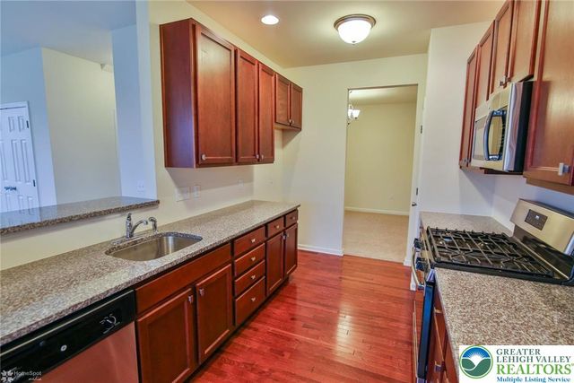 1402 Caspian Street, South Whitehall Twp, PA 18104