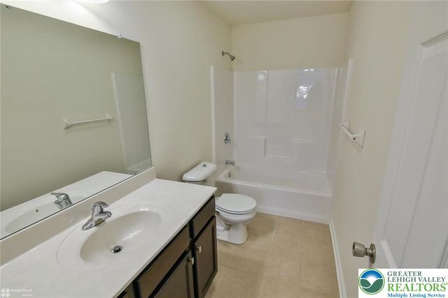 1402 Caspian Street, South Whitehall Twp, PA 18104