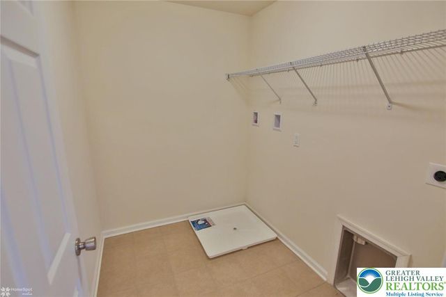 1402 Caspian Street, South Whitehall Twp, PA 18104