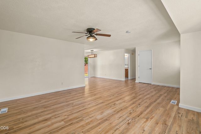 776 NW Carol Drive, Grants Pass, OR 97526