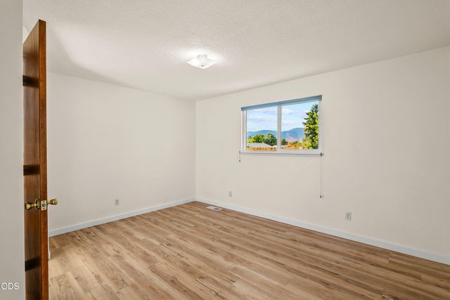 776 NW Carol Drive, Grants Pass, OR 97526