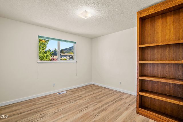 776 NW Carol Drive, Grants Pass, OR 97526