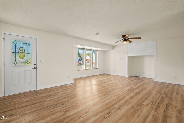 776 NW Carol Drive, Grants Pass, OR 97526