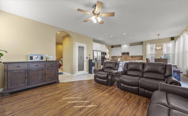 1901 Calistoga Drive, Hollister, CA 95023