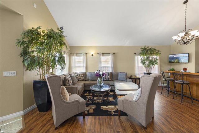 1901 Calistoga Drive, Hollister, CA 95023