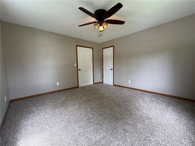 526 S west Street, Nevada, MO 64772