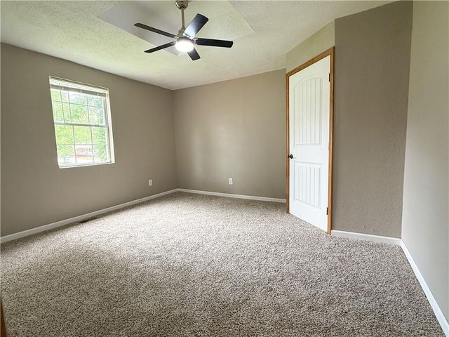 526 S west Street, Nevada, MO 64772
