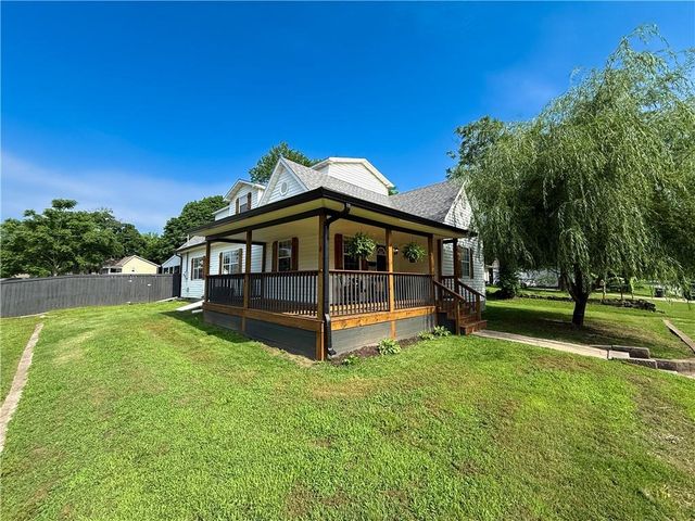 526 S west Street, Nevada, MO 64772