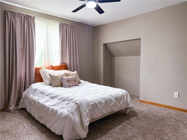 526 S west Street, Nevada, MO 64772