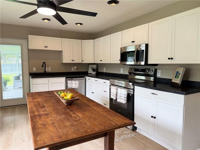 526 S west Street, Nevada, MO 64772