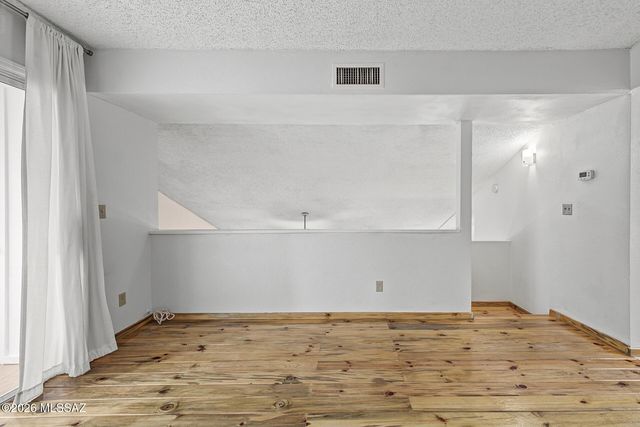 1127 W Roger Road, Tucson, AZ 85705