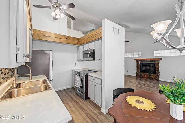 1127 W Roger Road, Tucson, AZ 85705