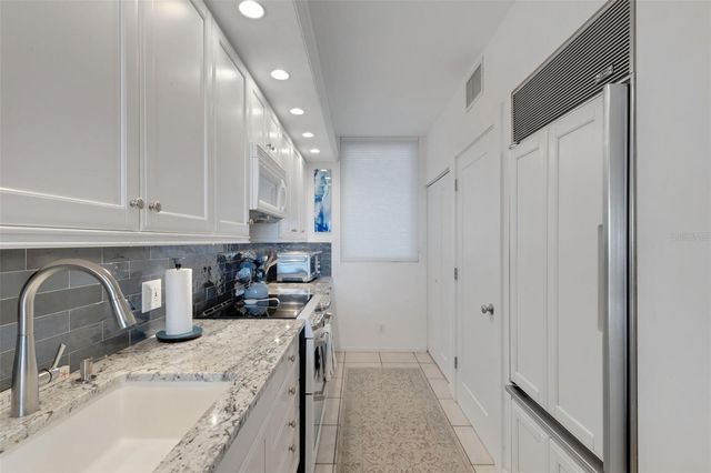 1105 GULF OF MEXICO DRIVE 203, Longboat Key, FL 34228