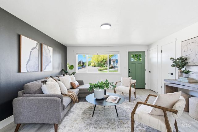 803 Smith Ave, Nampa, ID 83651