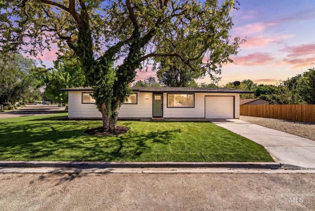 803 Smith Ave, Nampa, ID 83651