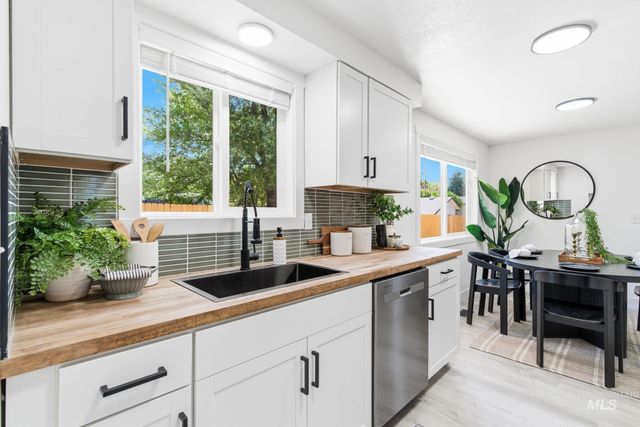 803 Smith Ave, Nampa, ID 83651