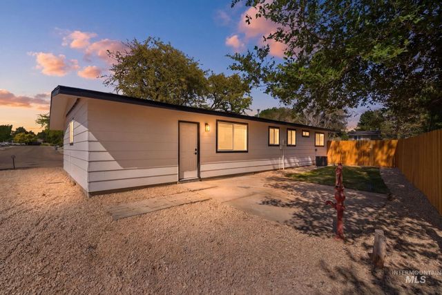 803 Smith Ave, Nampa, ID 83651