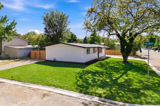 803 Smith Ave, Nampa, ID 83651